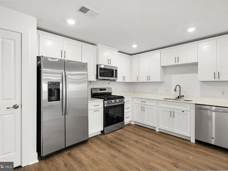 2307 Prince Hall Dr — Photo 16