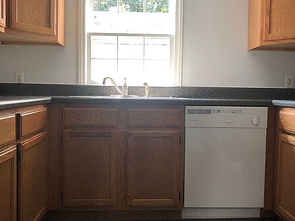 4th image of 3814 Hoyt St