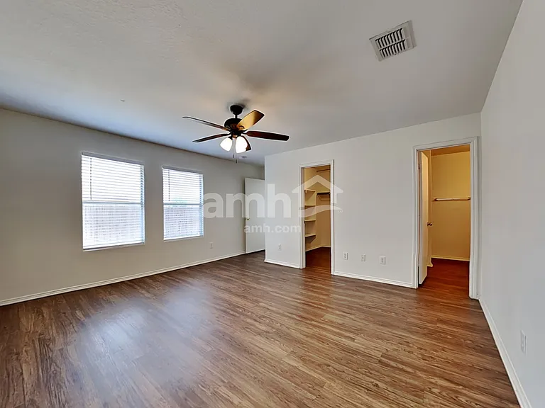 5533 Parkview Hills Ln — Photo 12