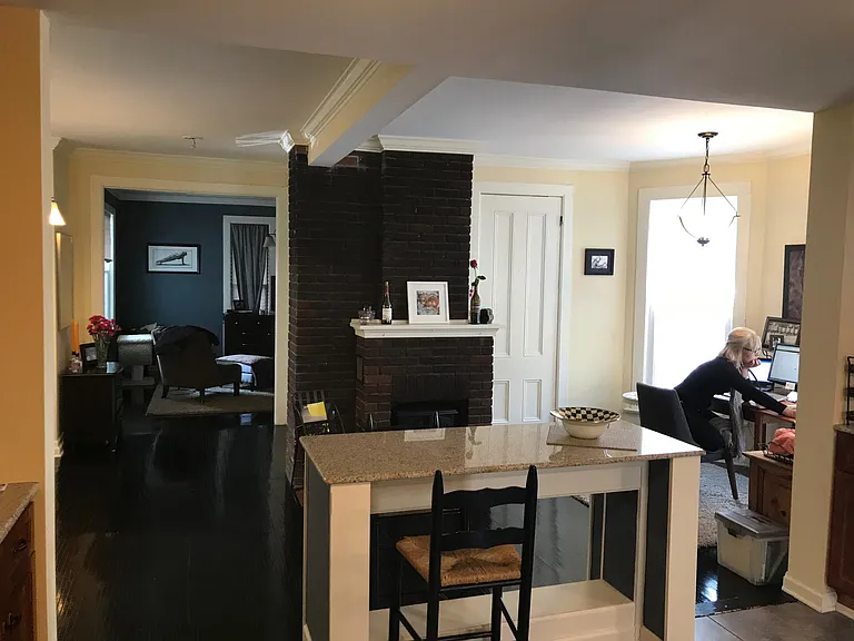 394 Alexander St — Photo 7