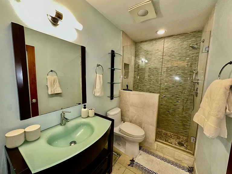 960 Larrabee St #222 — Photo 13