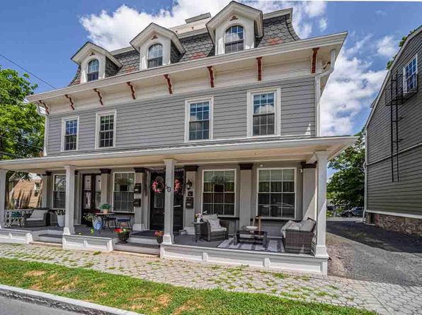 60 Clinton St #4