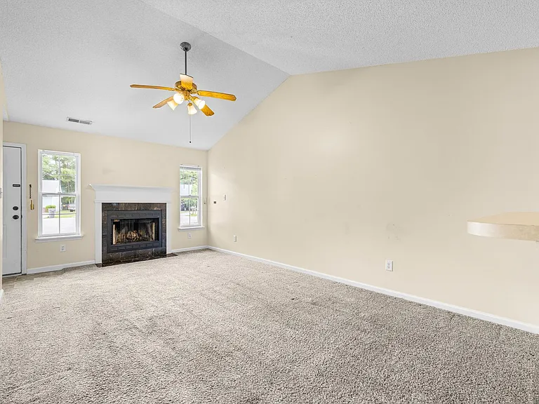 116 Live Oak Ct — Photo 8