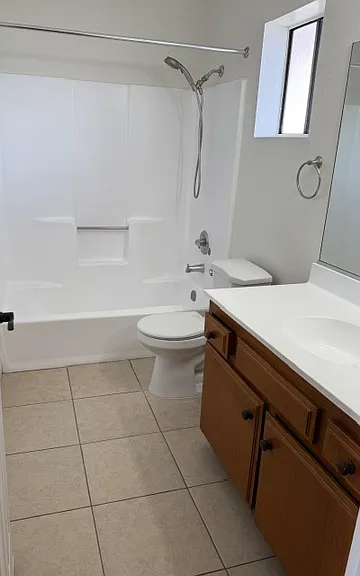 12526 Cranbrook Ave #6 — Photo 2
