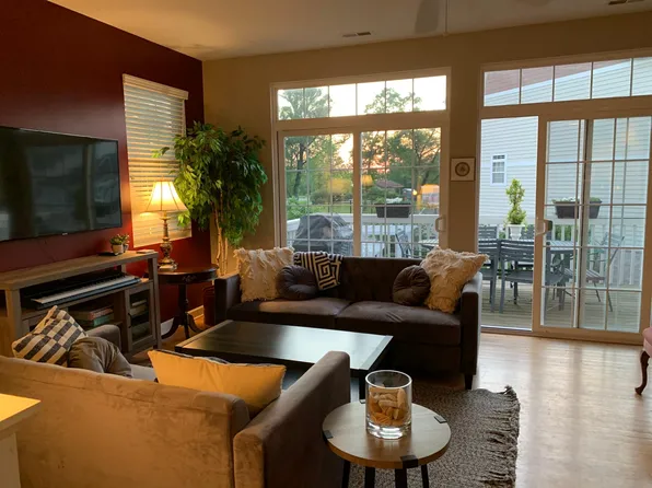 170 Lake Shore Dr APT A, Michigan City, IN 46360