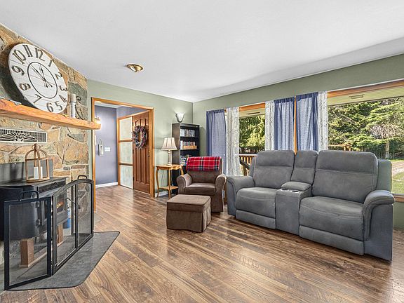 4th image of 305 Bockman Rd