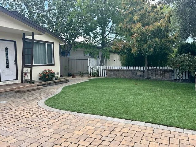 236 Bradford Dr — Photo 4