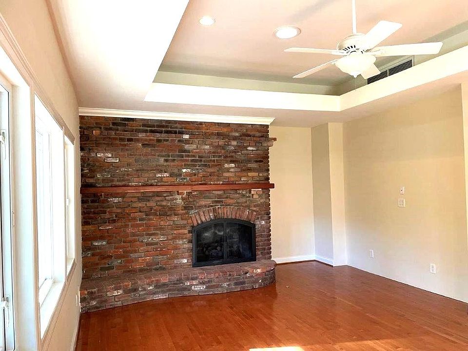 2nd image of 5 Singletree Ln