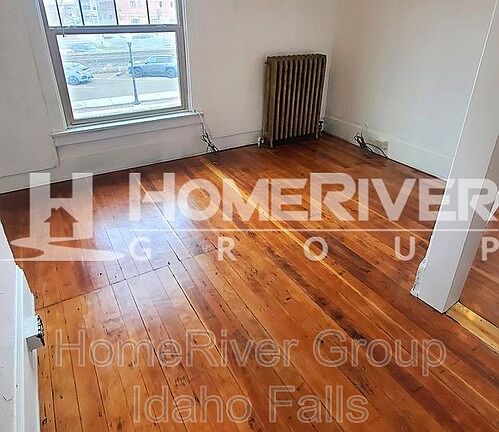 4th image of 400 N Eastern Ave #3