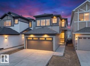 912 17th Ave NW, Edmonton, AB T6T2N4