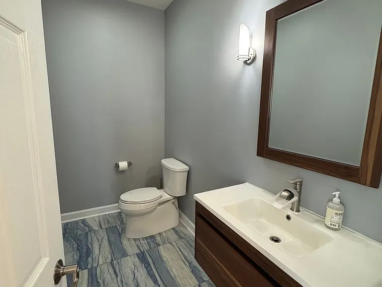 744 Yarmouth St — Photo 11