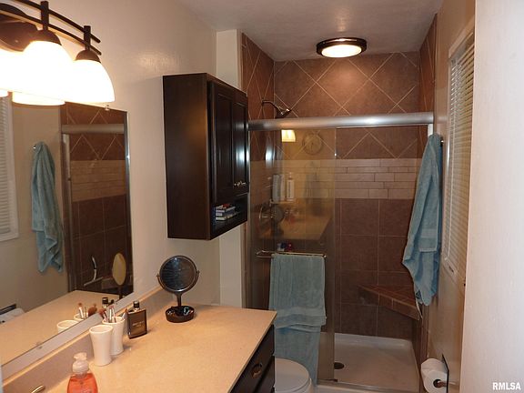 3rd image of 2720 Daniels Ct