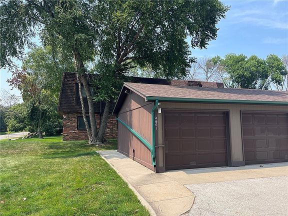 3rd image of 4601 Woodland Ave Unit 1