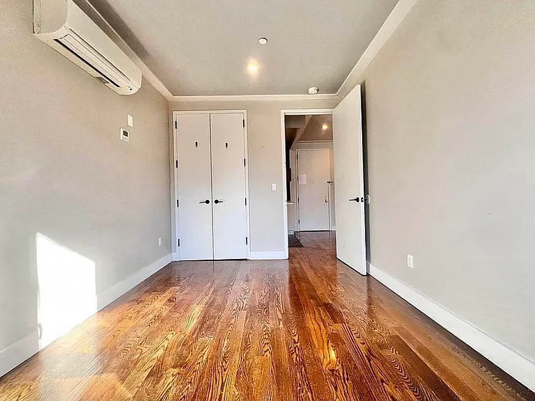 62 E 21st St #1D — Photo 9