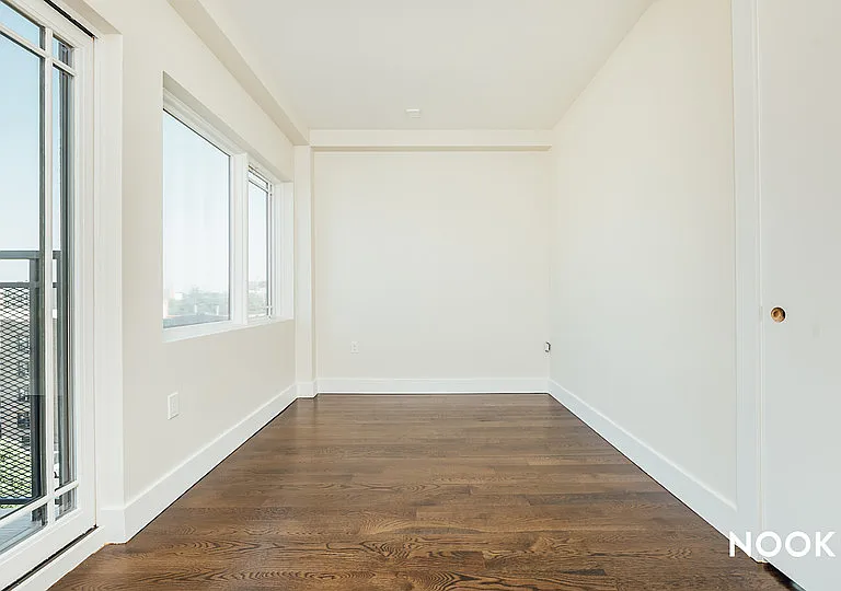 486 E 28th St #301 — Photo 9