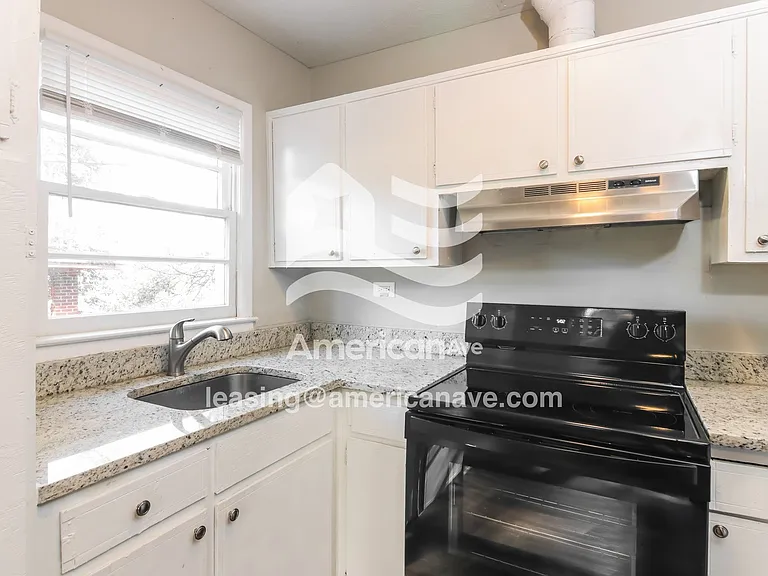 20509_006_kitchen_6.jpg