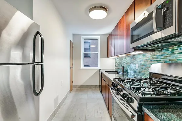 Rented by Anchor Associates | media 13