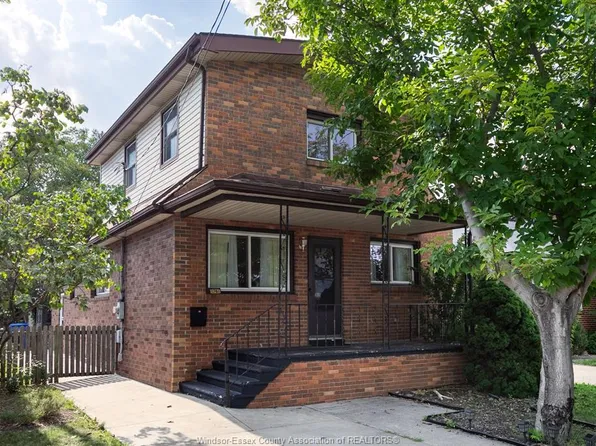 1761 Benjamin Ave, Windsor, ON N8X 4N7