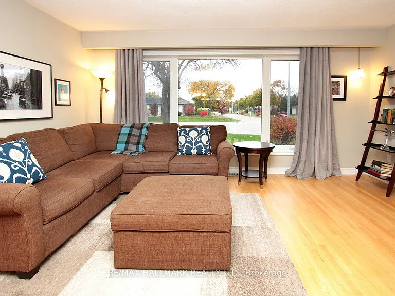 42 Abbey Rd #MAIN FLOOR — Photo 6