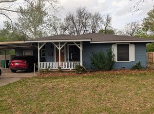703 Meadow Dr, Burkburnett, TX 76354