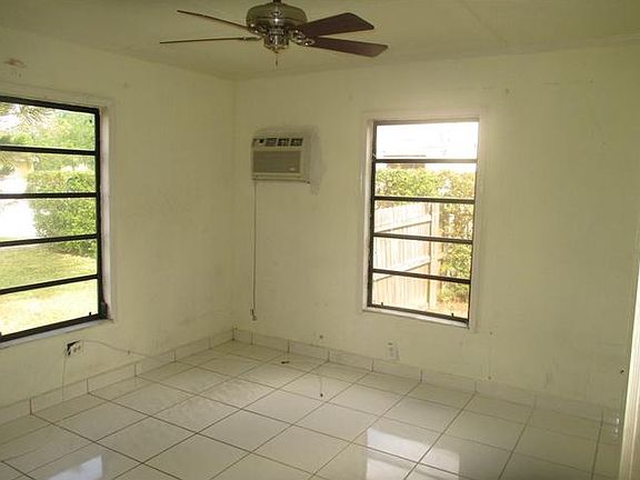 4th image of 1418 NW 100th St