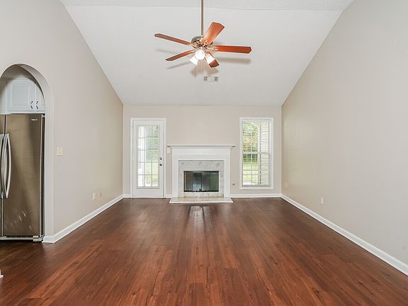 4th image of 2037 Reserve Pkwy