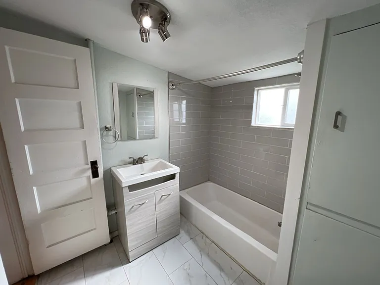 5044 N Lincoln St — Photo 7