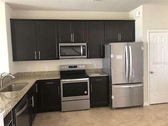 4th image of 3948 Plainview Dr