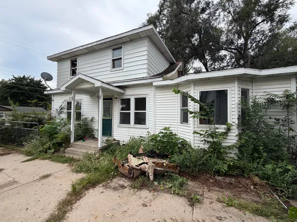 65 Warbler Dr, Sparta, MI 49345