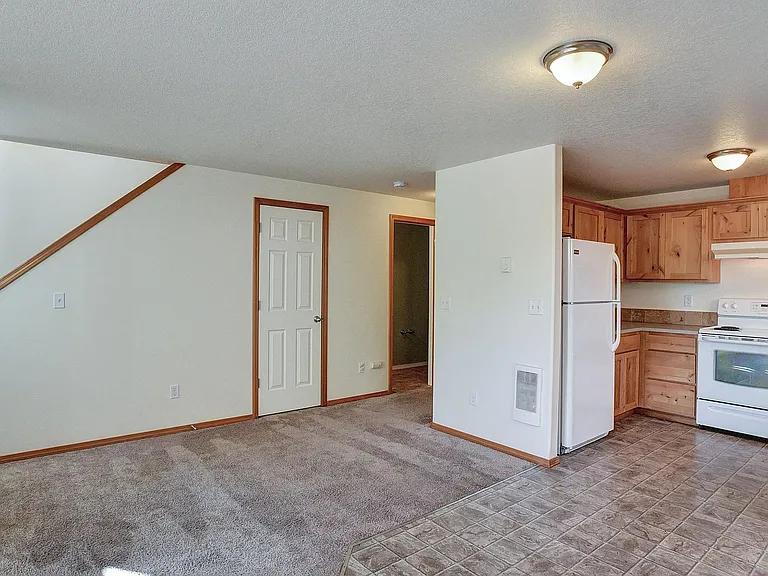 2215 Sam Parrett Dr — Photo 14