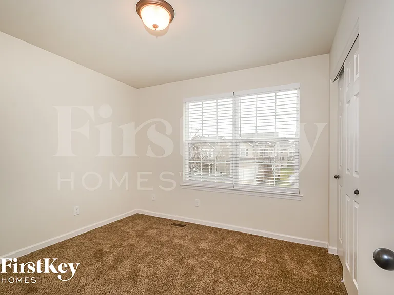 104 Shire Dr — Photo 11