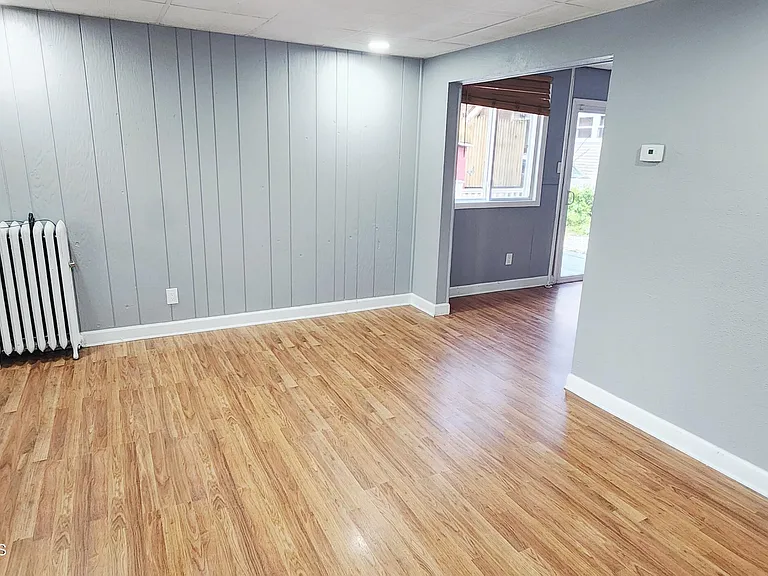 110 Ash St — Photo 4