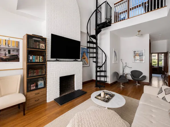 159 West 13th Street image 1 of 7