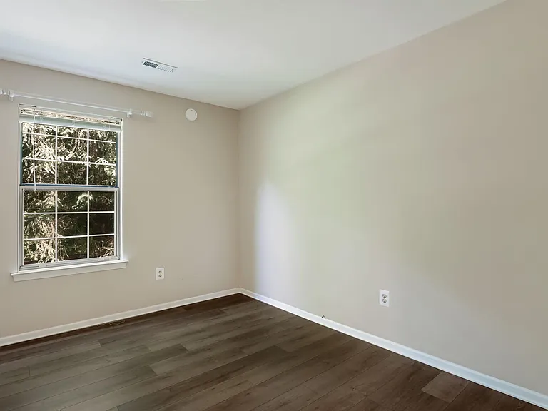 907 Diamond Dr — Photo 18