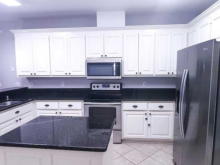 118 Canterbury Dr — Photo 6