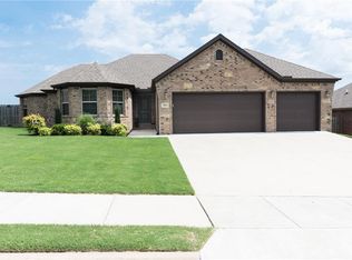 561 Lancaster Rd, Centerton, AR 72719