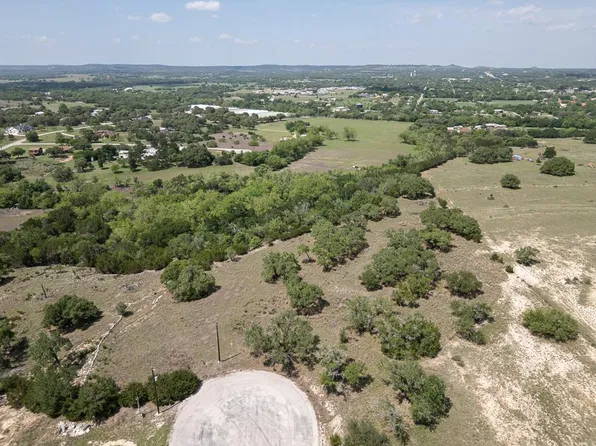123 El Nopal, Blanco, TX 78606