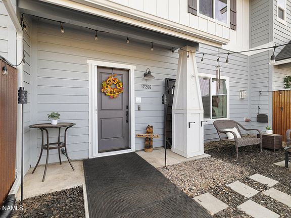 3rd image of 12266 Curtis Ct