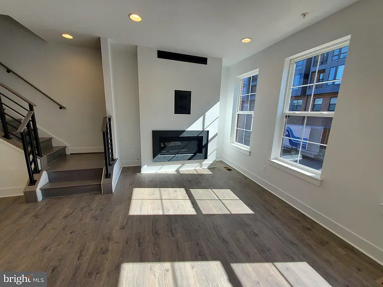 1882 Michael Faraday Dr — Photo 13