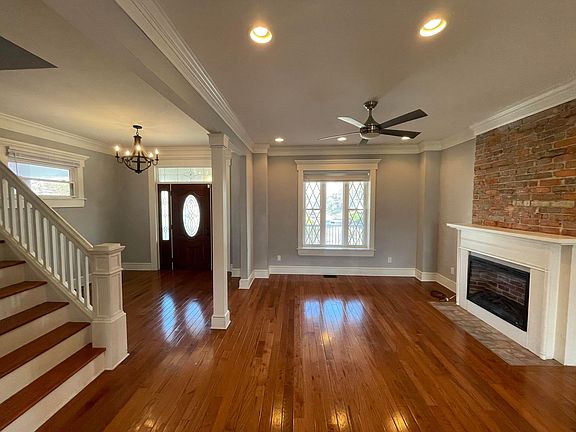 3rd image of 1229 E Livingston Ave
