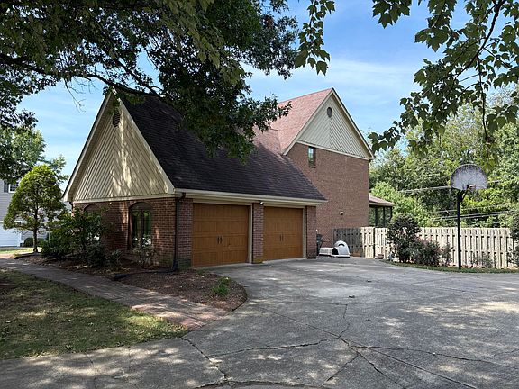 5th image of 2117 Broadhead Pl