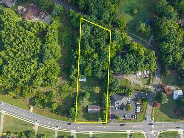 1202 S 5th St, Mebane, NC 27302
