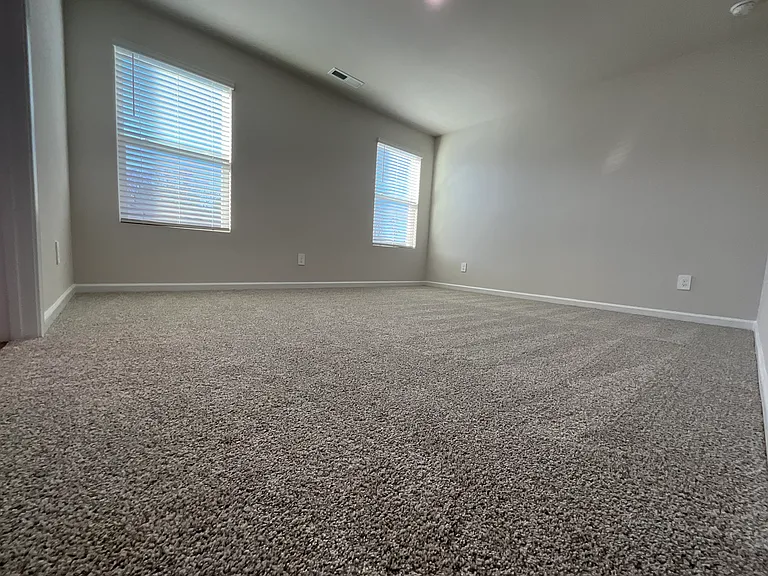 646 Rolling Fields Dr — Photo 13