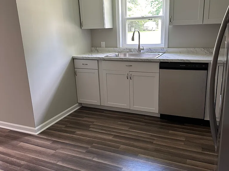 507 Gentry St — Photo 4