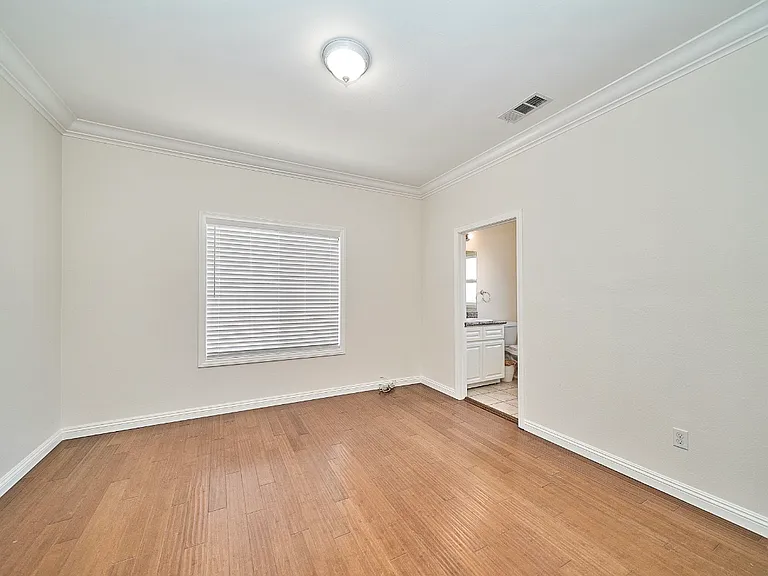 3326 Barnes Ave — Photo 11