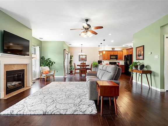 3rd image of 618 Whispering Pines Dr