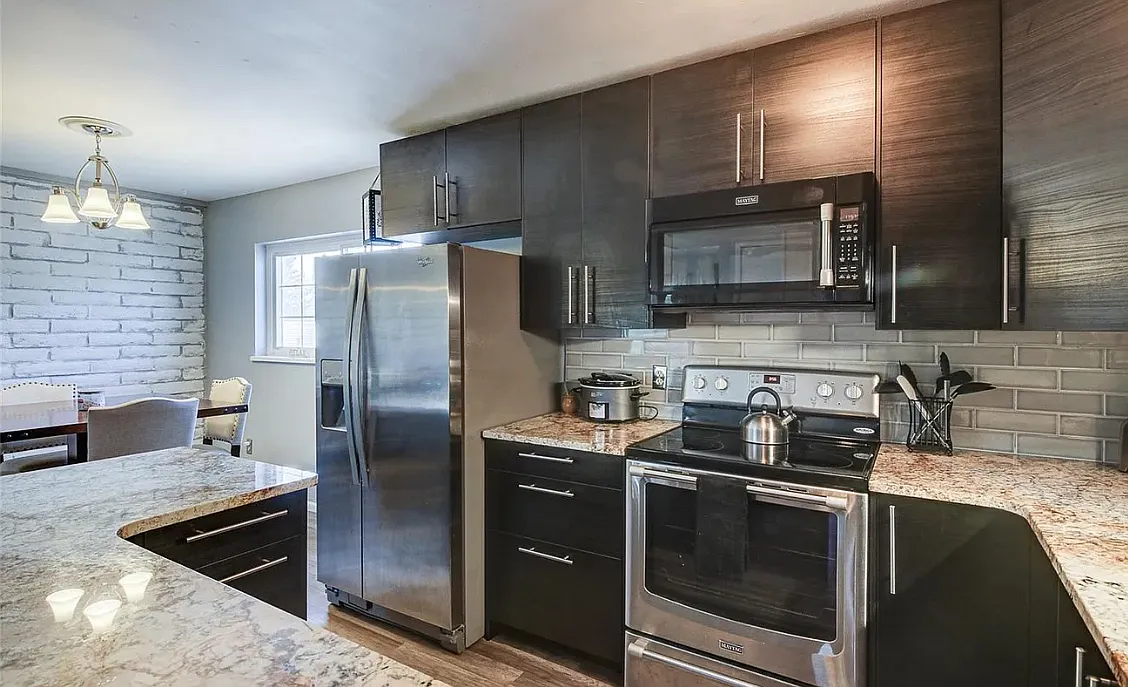 2 bed, 864 sqft, $1,800 — Photo 1
