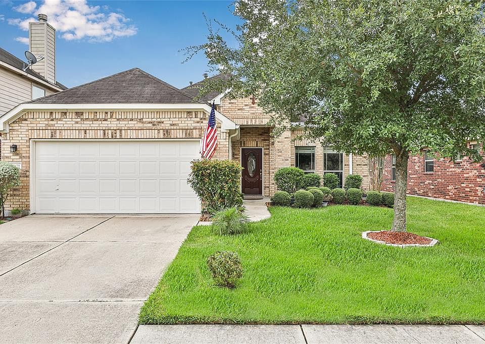 1st image of 21498 Kings Bend Dr