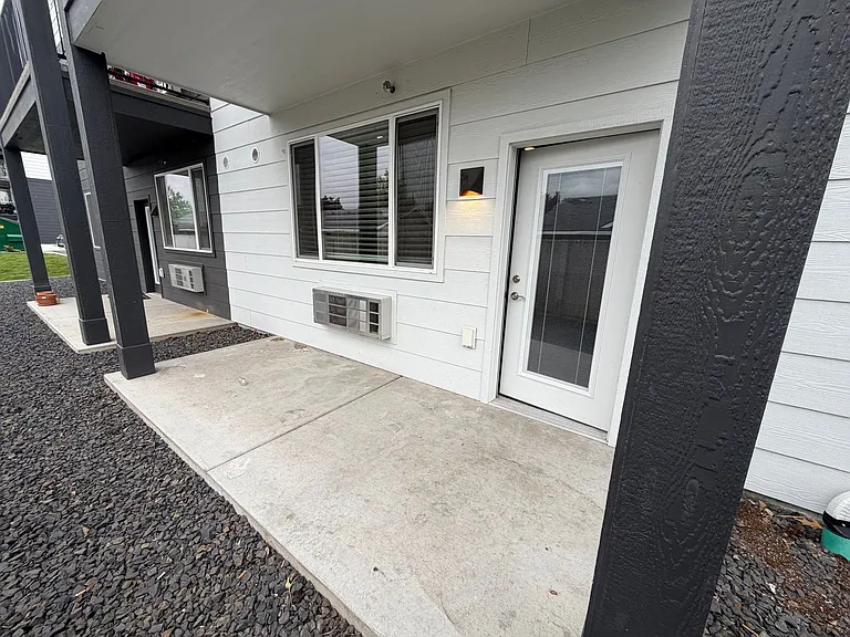 Nathan Apartments — Photo 26