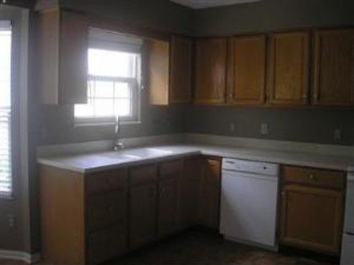 4th image of 1072 Carraway Ln